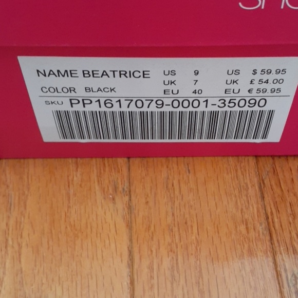 Black High Heeled Pump - Picture 4 of 4